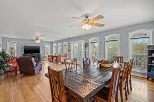 Blue Sea Star - Beautiful Pet Friendly Home!