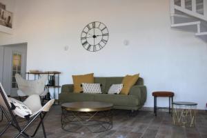 Bord de mer, pieds dans leau, vue panoramique