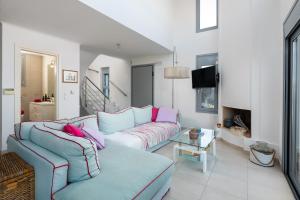 Luxury Villa Oceania Lindos with Private Infinity Pool