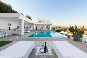 Luxury Villa Oceania Lindos with Private Infinity Pool