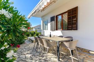 Haus Perkovic - 3hvězdičkové hotely ve městě Ljubač