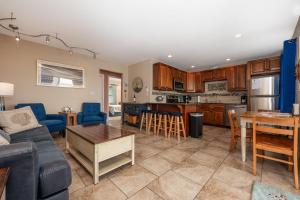 Dancing Waters at Sea Tag - Waterfront Condo!