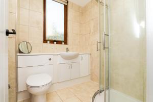 2 Bedroom Flat - Free Parking