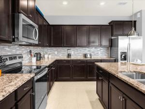 Brand New 10BR Pool Spa Disney Fireworks View