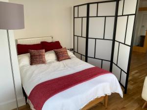 River view spacious apartment