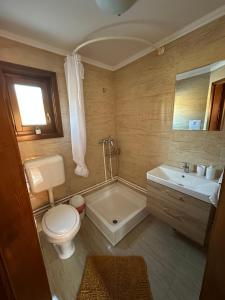 Riverside Woodhouses