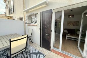 06CP - Beautiful T2 super equipped with terrace