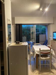 Appartements Studio jardin RDC 900 m des Thermes! : photos des chambres