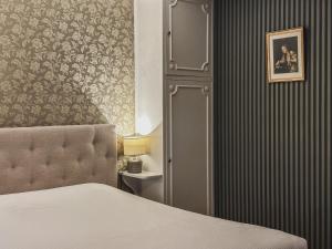 Maisons d'hotes Le Chateau de la Roque Hotels : photos des chambres