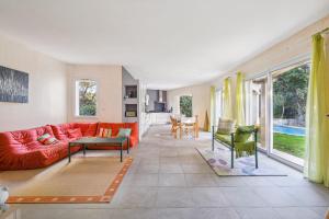 Villa avec pisicne proche Mer Fréjus 8 pers