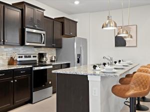 Brand New 7BR in Windsor Island