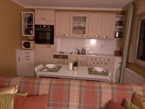 Schöne Ferienwohnung mit Balkon und Garten