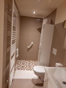 Schöne Ferienwohnung mit Balkon und Garten