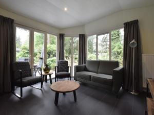 Stylish Stay in Vorden Woods
