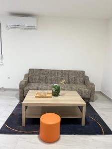 Airport Art Apartments