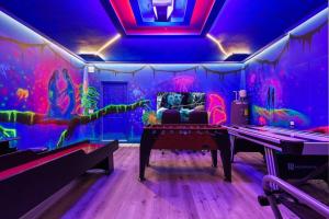 Brand New Windsor Island 10BR Mansion Pool Spa