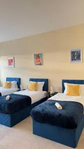 Two bed apartment by LURXURY STAYS - Braunstone