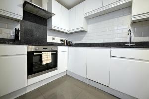 Unique 2-Bedroom accommodation with river views!