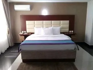 Ofas Royal Continental Hotel - Wupa