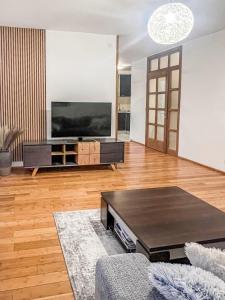 Apartment Lara - spacious and comfortable 2-bed, 2-bath apartment