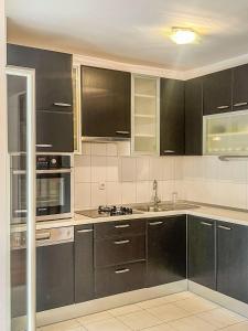 Apartment Lara - spacious and comfortable 2-bed, 2-bath apartment