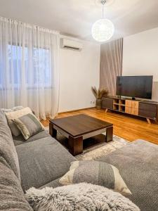 Apartment Lara - spacious and comfortable 2-bed, 2-bath apartment