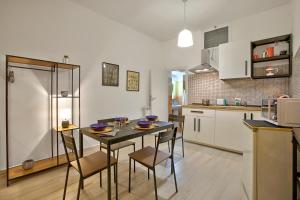 Ravanas 314 Bari Near Station - Happy Rentals