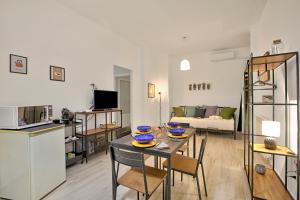 Ravanas 314 Bari Near Station - Happy Rentals