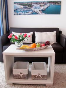 Apartment 12 - "Silbermöwe I" - Blickrichtung Yacht- und Binnenhafenoffenes Meer