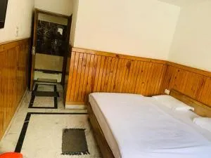 Parwati hotel Guptkashi - Gupta Kāshi