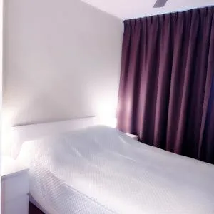 KeyCity Apt Near Amsterdam & The Hague - لايدردورب