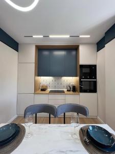 Noir luxury apartment