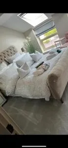 Sleeps 7, entire apartment,with onsite restaurant , INCLUDES breakfast !!! - Rowlands Gill