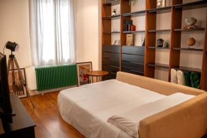 Entire Industrial Flat Venice with Patio - Free Parking