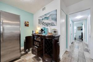 Newly renovated 2 beds 2 baths condo in St Pete Beach