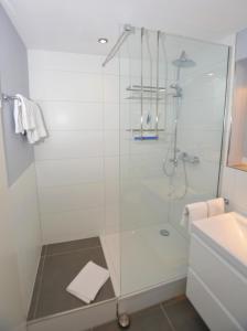 1-27, Seeseite, Haus Metropol, 1 Etage