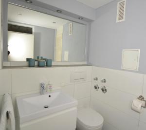 1-27, Seeseite, Haus Metropol, 1 Etage