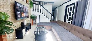Chloes Homestay - Baguio Spacious 3BR Corner Rowhouse for Family & Friends Getaways