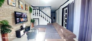 Chloes Homestay - Baguio Spacious 3BR Corner Rowhouse for Family & Friends Getaways