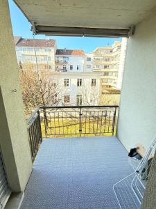 Very nice flat 80 meter from SBB