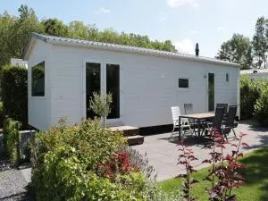 Neat 6-person chalet near the coast - Firdgum