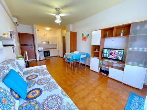 Cosy apartment in Caorle with balcony terrace