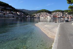 Apartments with a parking space Pucisca, Brac - 756
