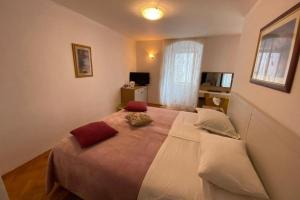 Rooms by the sea Split - 23996