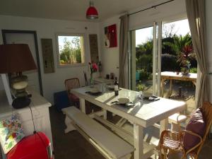 Maisons de vacances Holiday Home in Pleubian near Kermagen Beach : photos des chambres