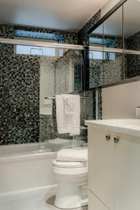Private Cambie Village Suite min Downtown and Skytrain
