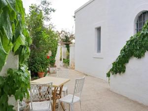 Country House in Ostuni near Rosa Marina Beach