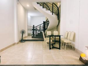 The Hideaway Alley Bui Vien