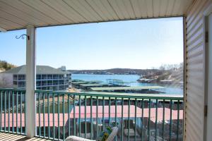 Lakefront Condo with breathtaking view!