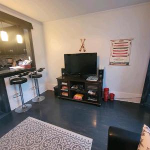 Charming Century 2 Bedroom Downtown New Liskeard